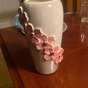 Beautiful Vase with pink flowers
